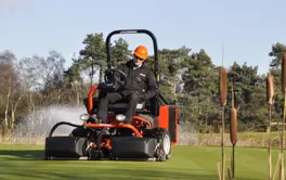 Ebc13372 C99d 4D31 A4b5 463Ac41d8a69 GP400 On Green Uphill 768X768