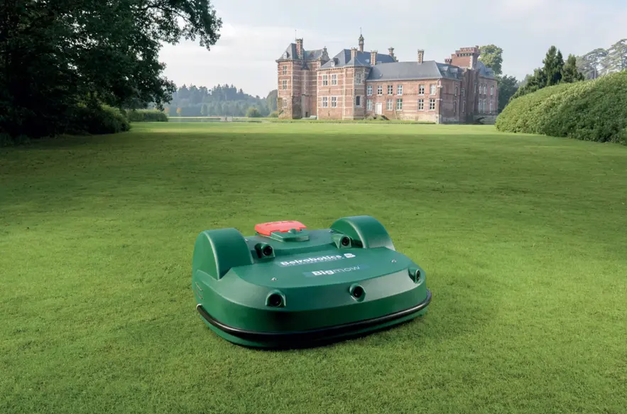 Big Mow Action 3 2000X1550