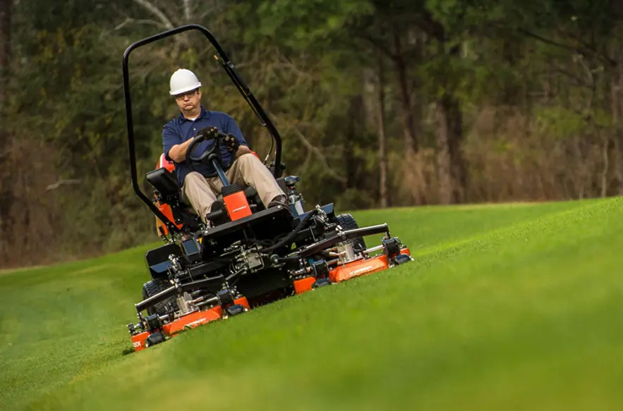 28F59217 B9d2 4897 A583 C0d8f513b290 AR321 Kvadrat Golf Sage Sluttning 768X768