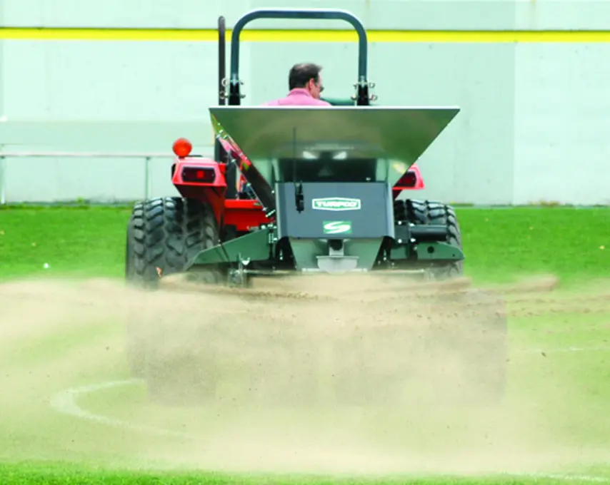TURFCO: CR-8 Topdresser and Material Handler