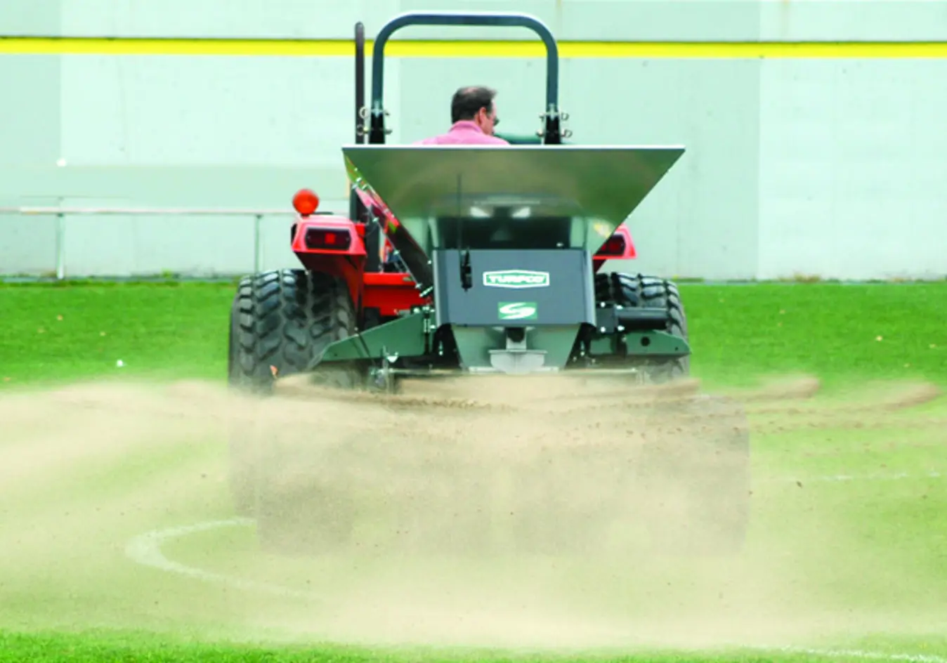 TURFCO: CR-8 Topdresser and Material Handler