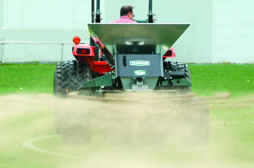 83Fb063c 1A49 4D3e 8451 B02f94e3c4a8 CR 7 Kvadrat Rear Sportsfield 768X768