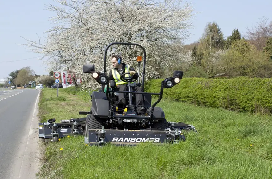 78Ead34c D930 435B B3ad 7Efe68d0d130 HM600 At Road Front 768X768