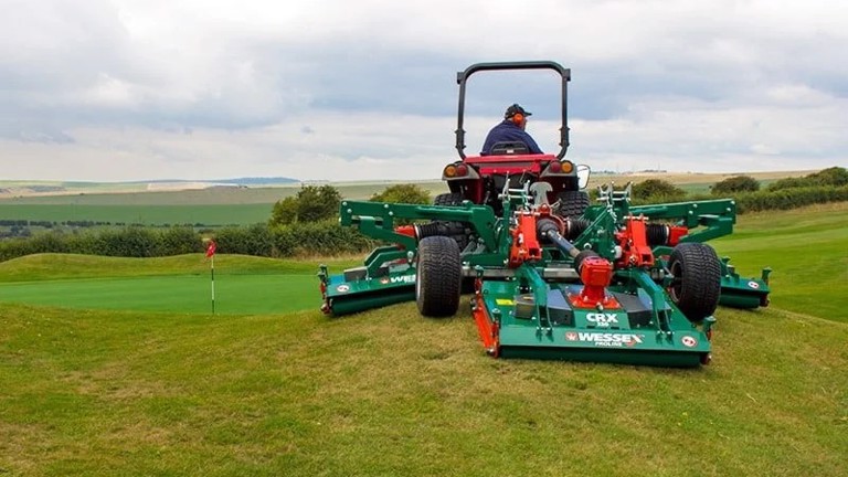 Wessex-CRX-320 GOLF & SPORTS TURF MOWER