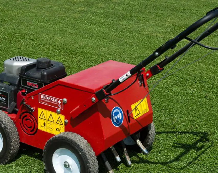 Easy-Core 104 Walk Behind