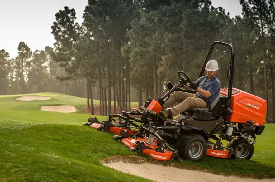 514C7f57 1B5f 457C B942 15Bd63c68cbc AR321 Kvadrat Bunker Kant Golf 768X768