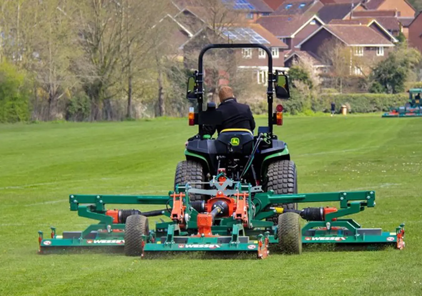 Wessex-CRX-320 GOLF & SPORTS TURF MOWER (1)