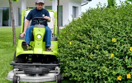 0Eed80d3 1Fa6 4B0b Ab46 C78c358cb1eb FD450 Cutting Behind Bush 691 768X768