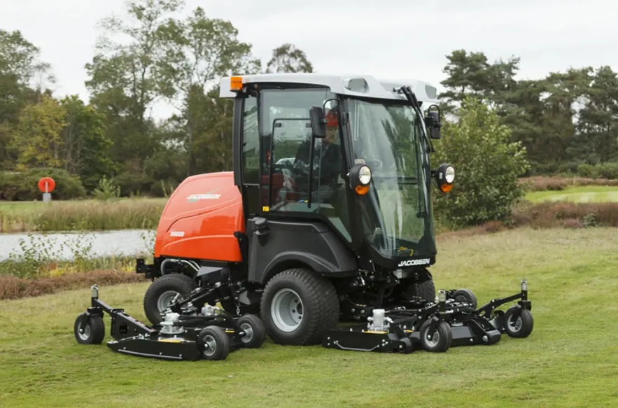 D2ec1c3b 031B 43Aa 879F E86e468834d4 HR600 Kvadrat Hytt Ruff Action 768X768