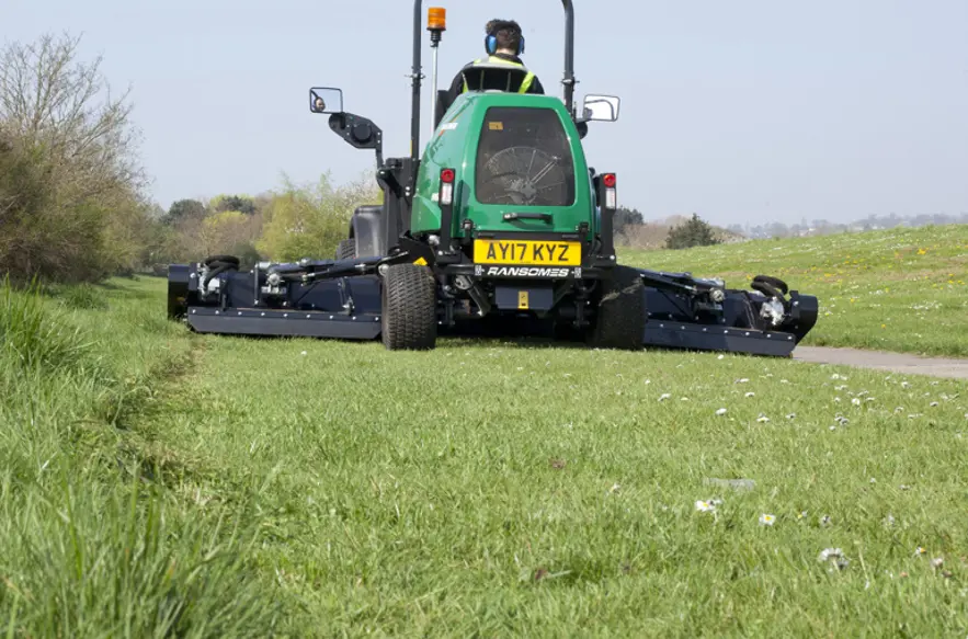 9396Aa58 2A91 491F A5f8 5F6bb4bcee43 HM600 Kvadrat Rear Action 768X768