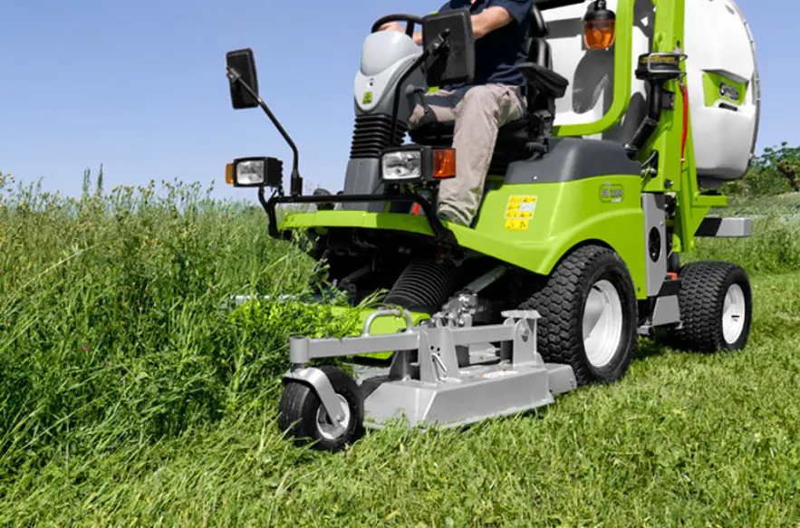 B073f911 9E9e 412D 874D 89853Be333ad FD2200 Action High Grass Field316 768X768